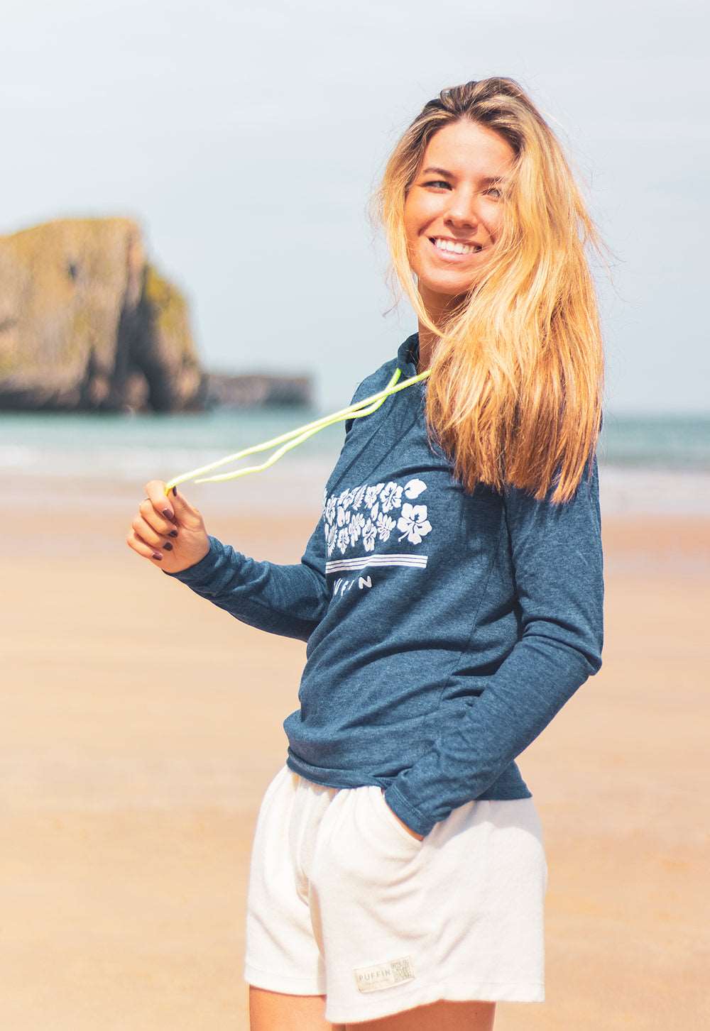 Camiseta Capucha Flores